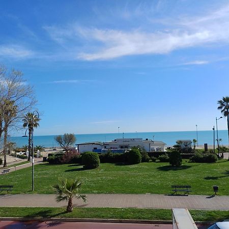 Hotel Promenade Porto Sant'Elpidio Bagian luar foto