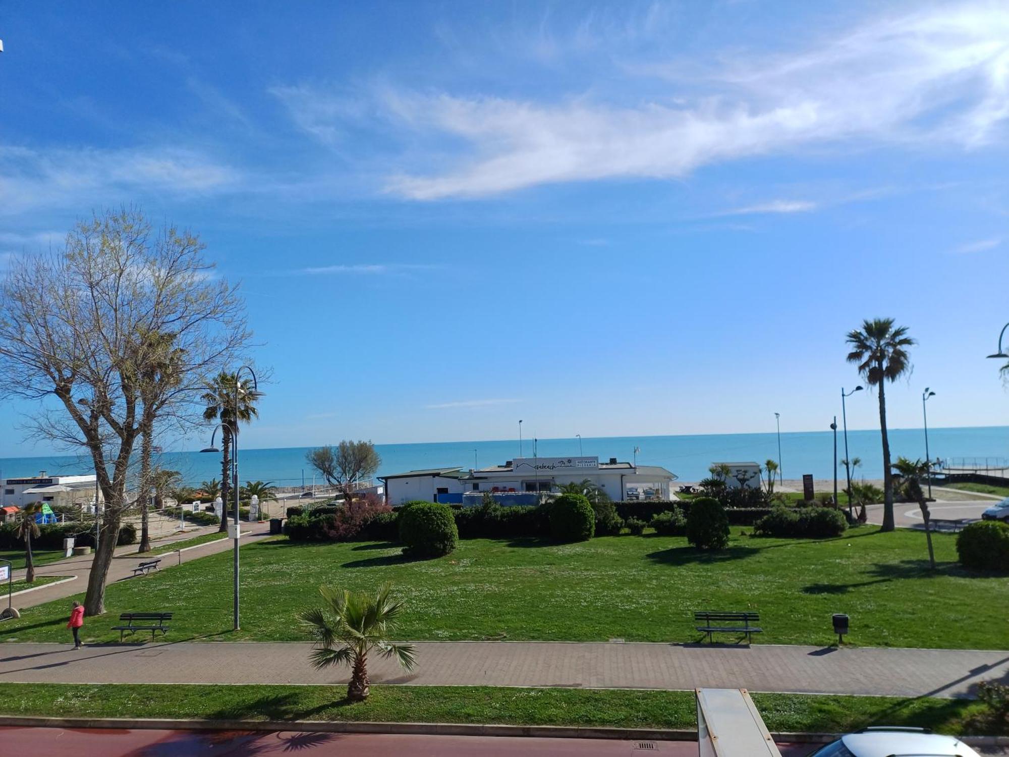 Hotel Promenade Porto Sant'Elpidio Bagian luar foto
