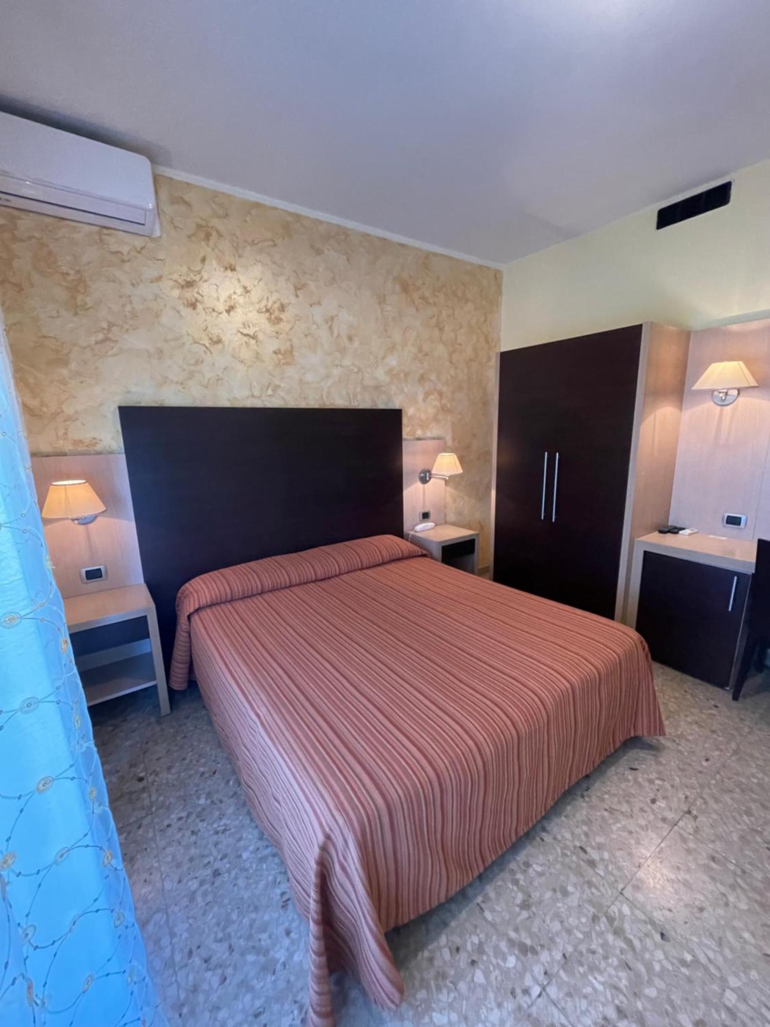 Hotel Promenade Porto Sant'Elpidio Bagian luar foto