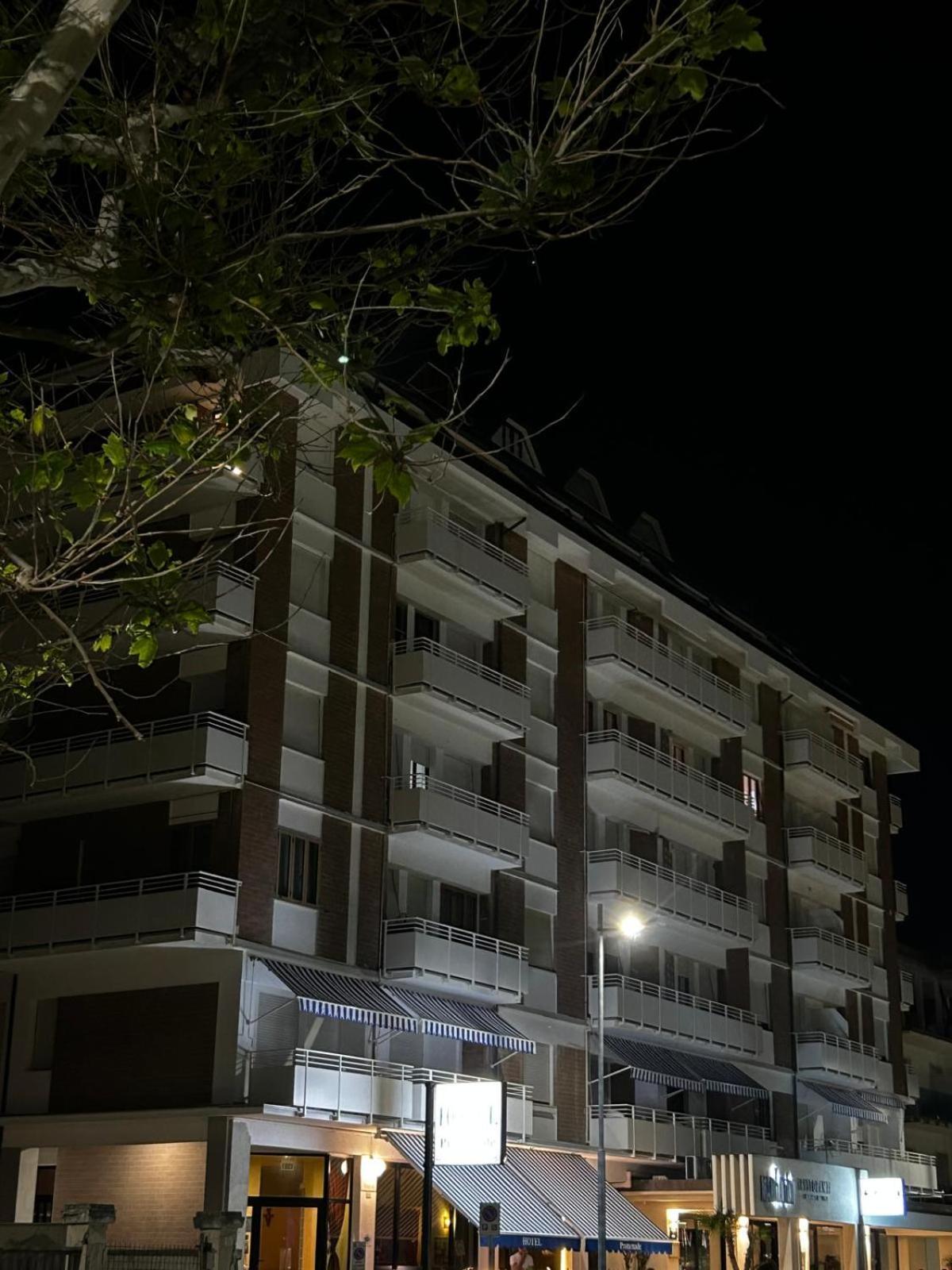 Hotel Promenade Porto Sant'Elpidio Bagian luar foto
